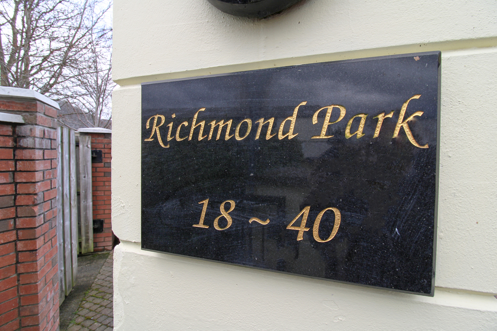 24 Richmond Park